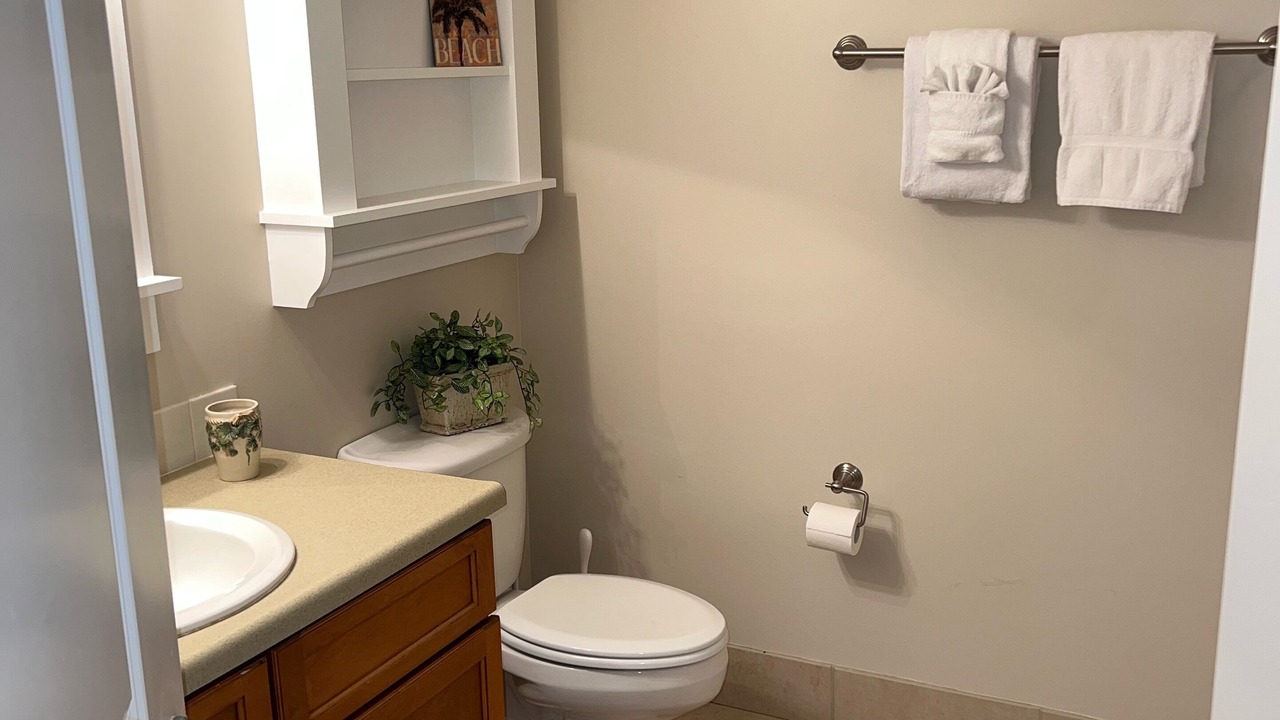 Photo of Bathroom in Baytowne Wharf
