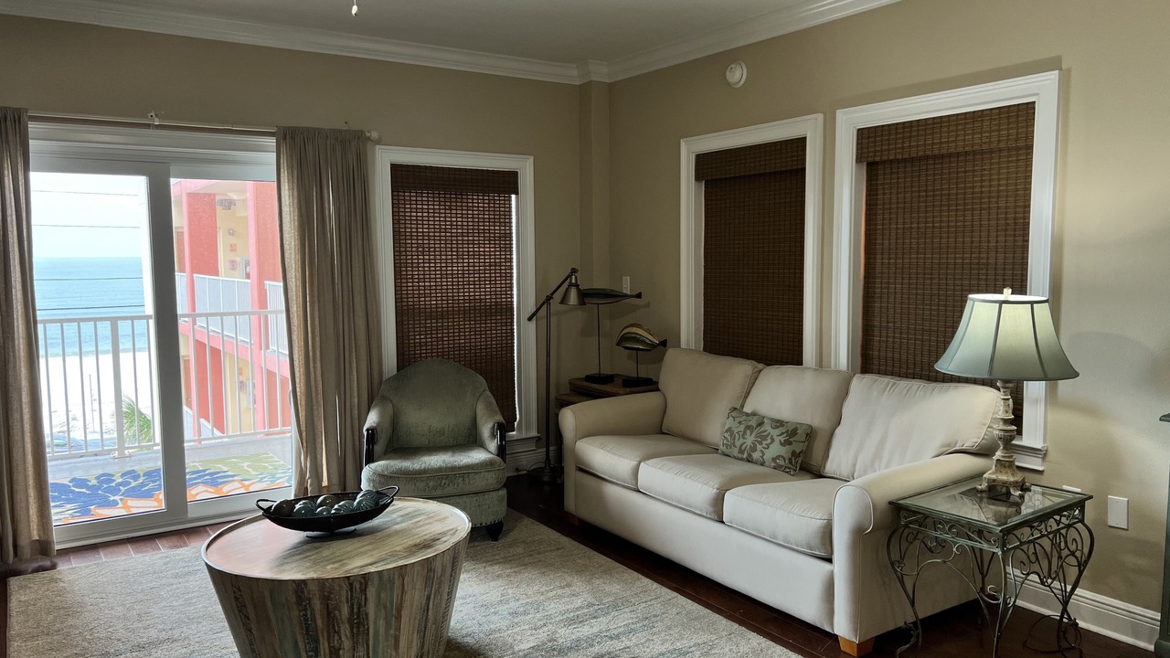 Photo of Livingroom in Mexico Beach
