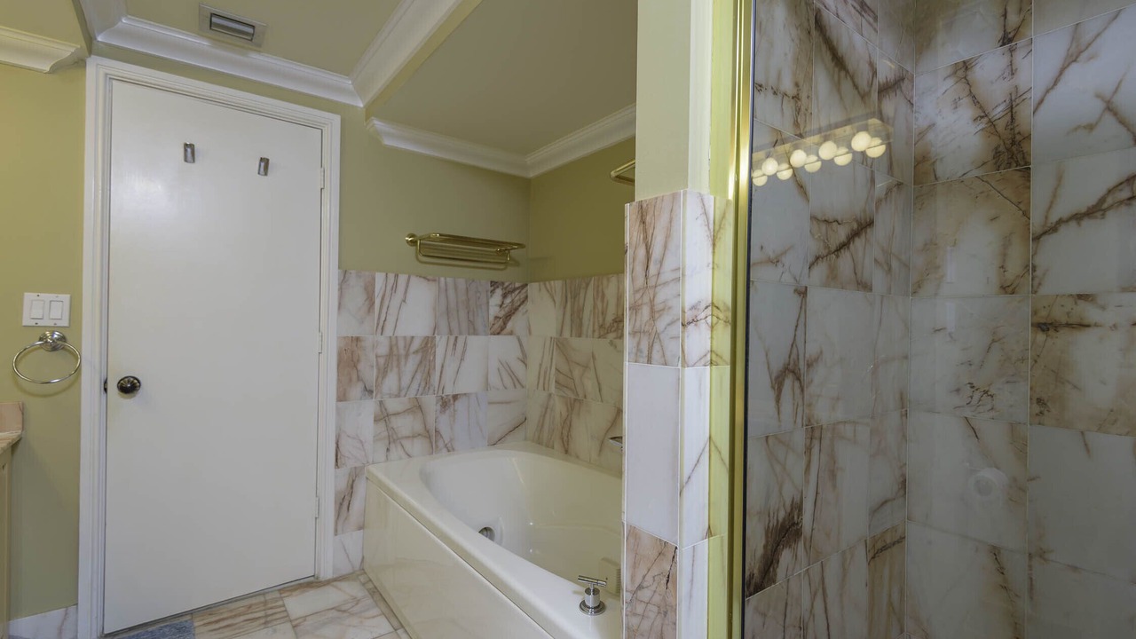 Photo of Bathroom in Truman Annex