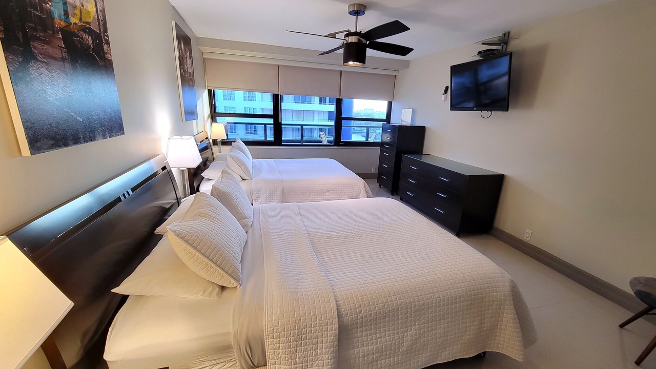 Photo of Bedroom in Mid Beach