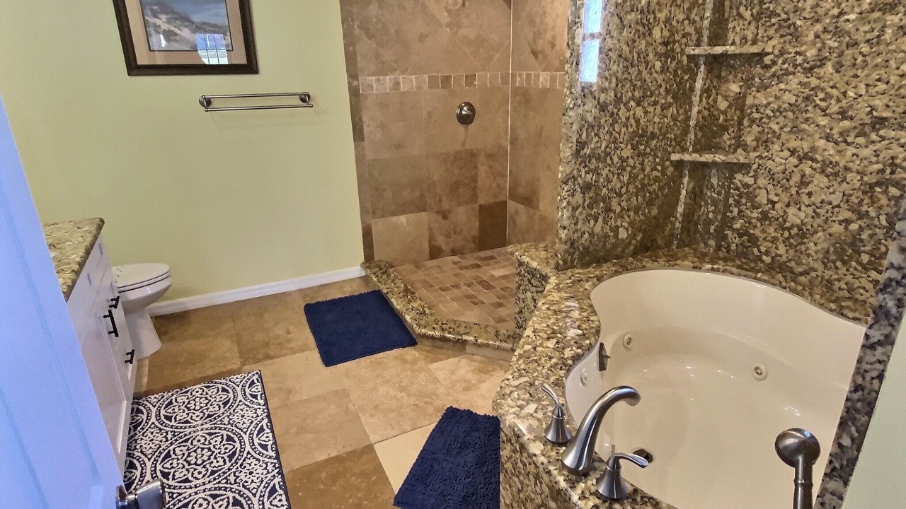 Photo of Bathroom in Caloosahatchee