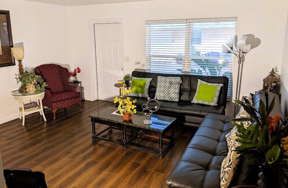 Photo of Livingroom in Laurel Park