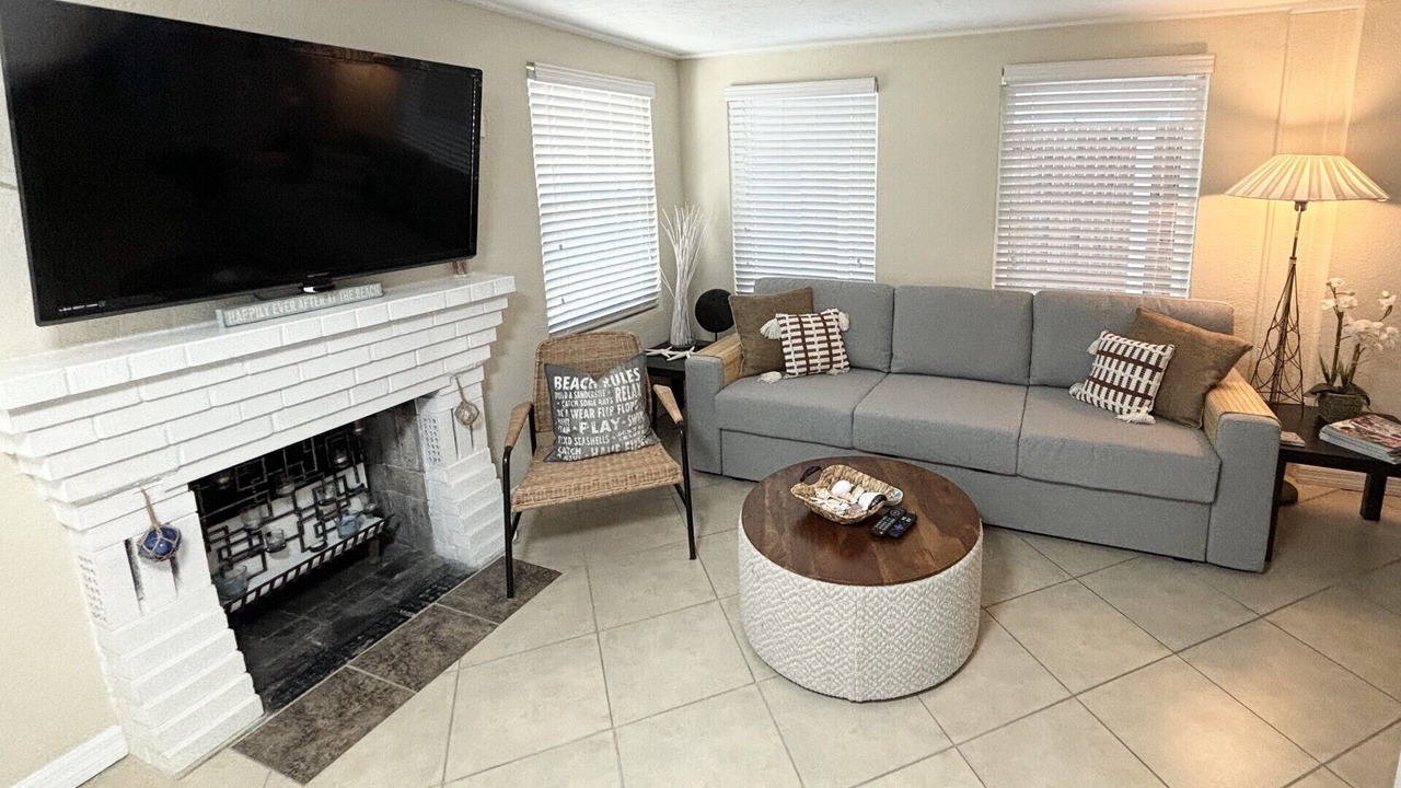 Photo of Bedroom in Bayshore Gardens