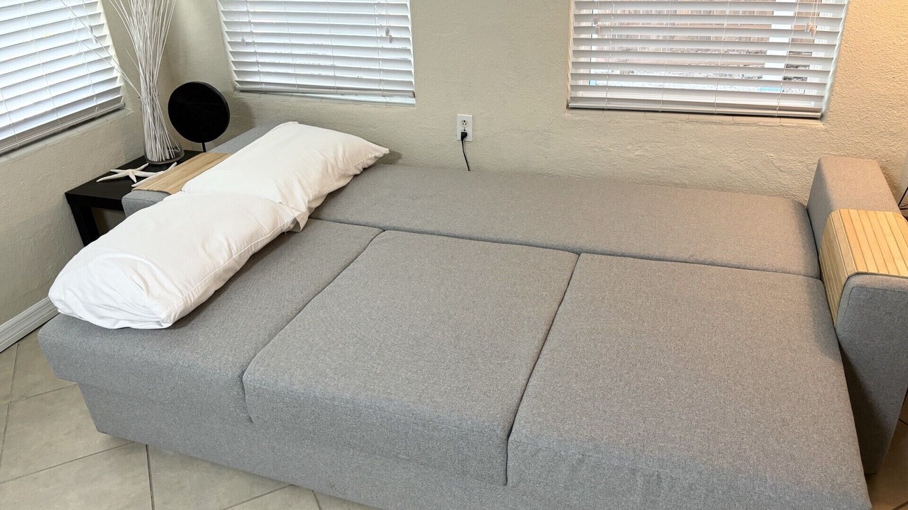 Photo of Bedroom in Bayshore Gardens