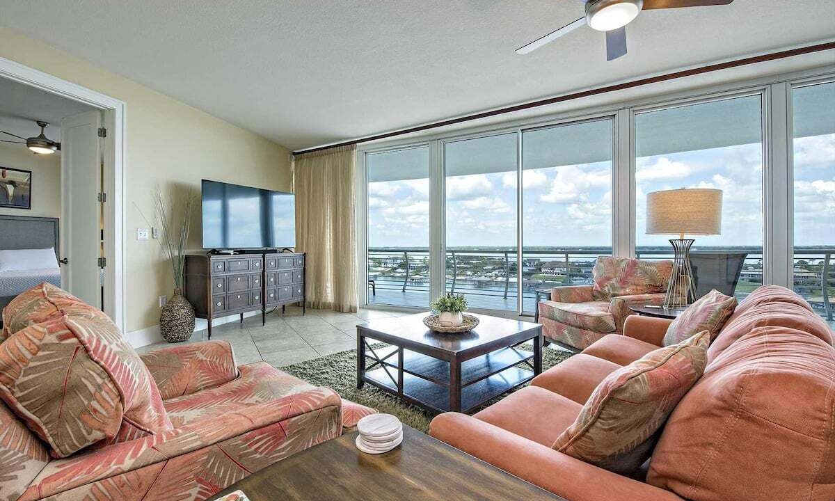 Photo of Livingroom in Orange Beach East