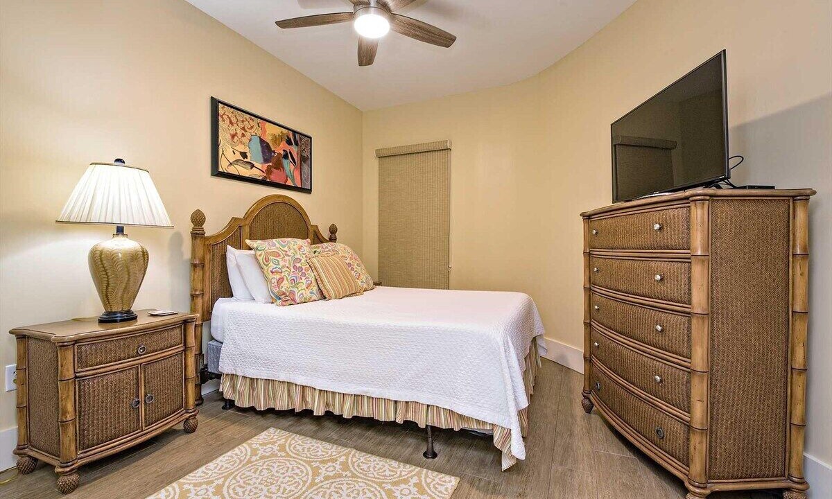 Photo of Bedroom in Orange Beach East