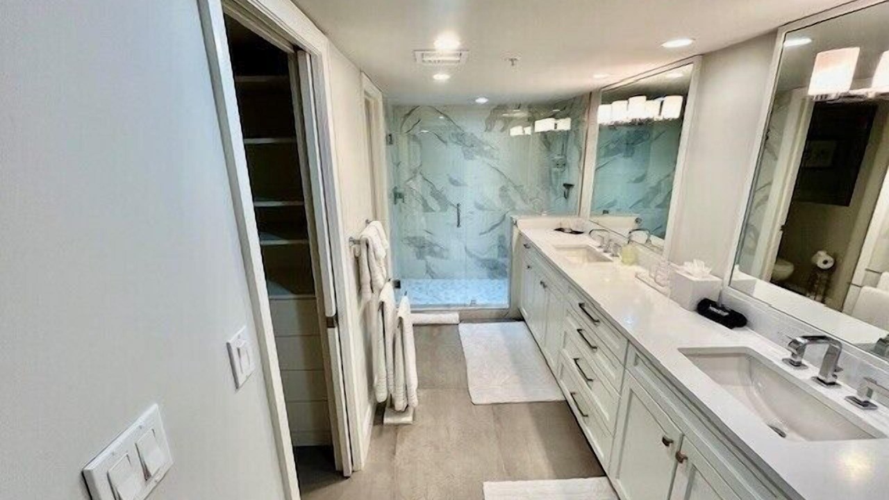 Photo of Bathroom in Pelican Bay