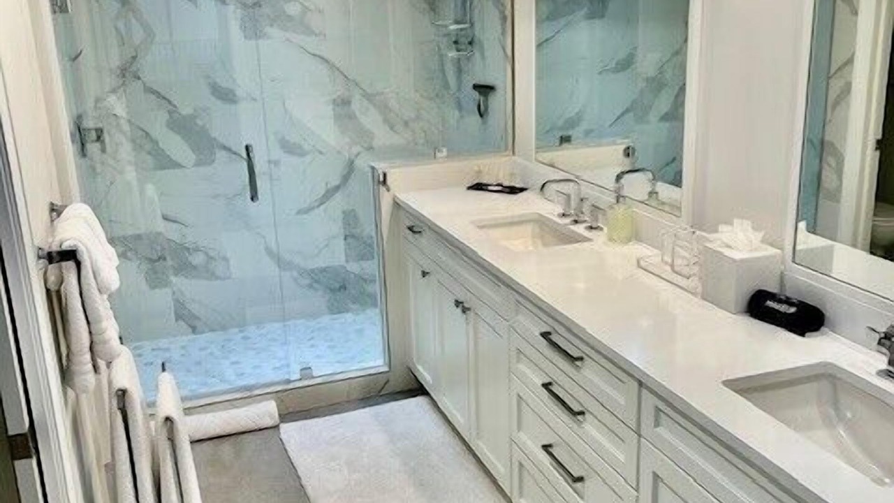 Photo of Bathroom in Pelican Bay