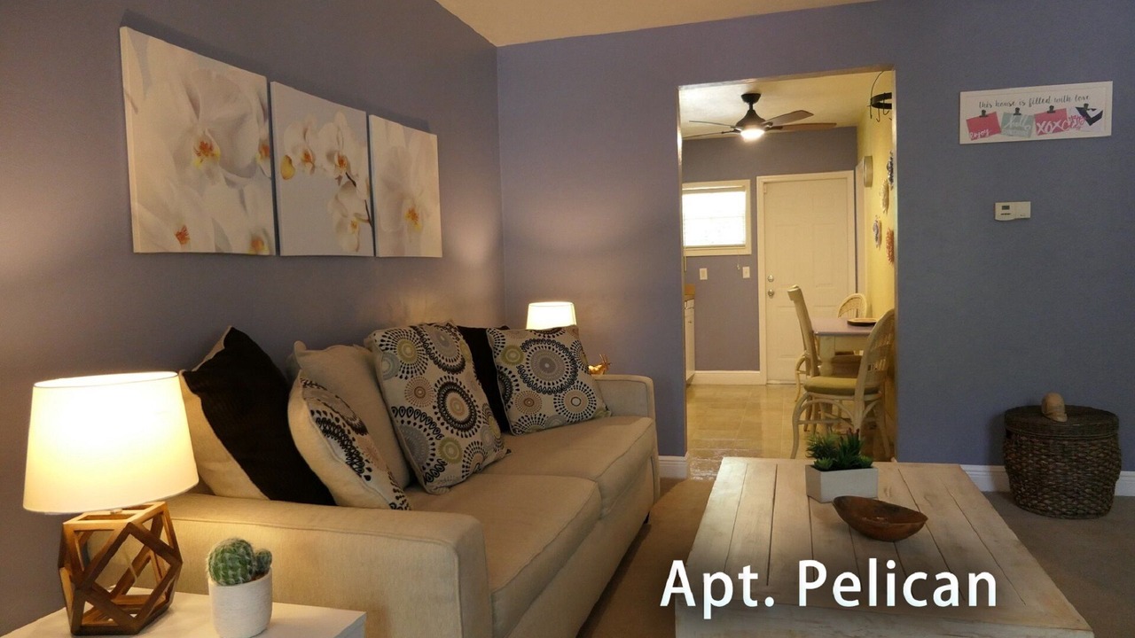 Photo of Livingroom in Altamont Manor