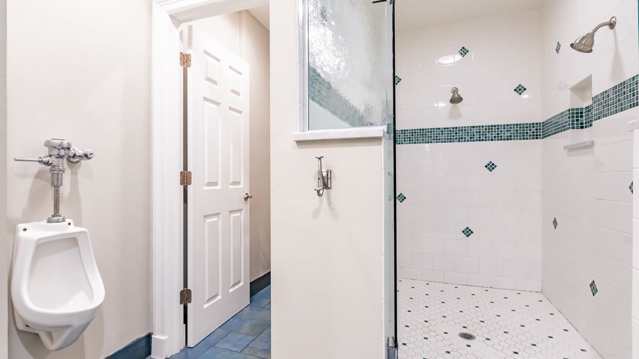 Photo of Bathroom in Oakes Estates