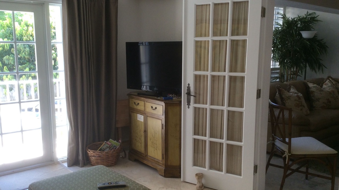 Photo of Livingroom in Key Biscayne