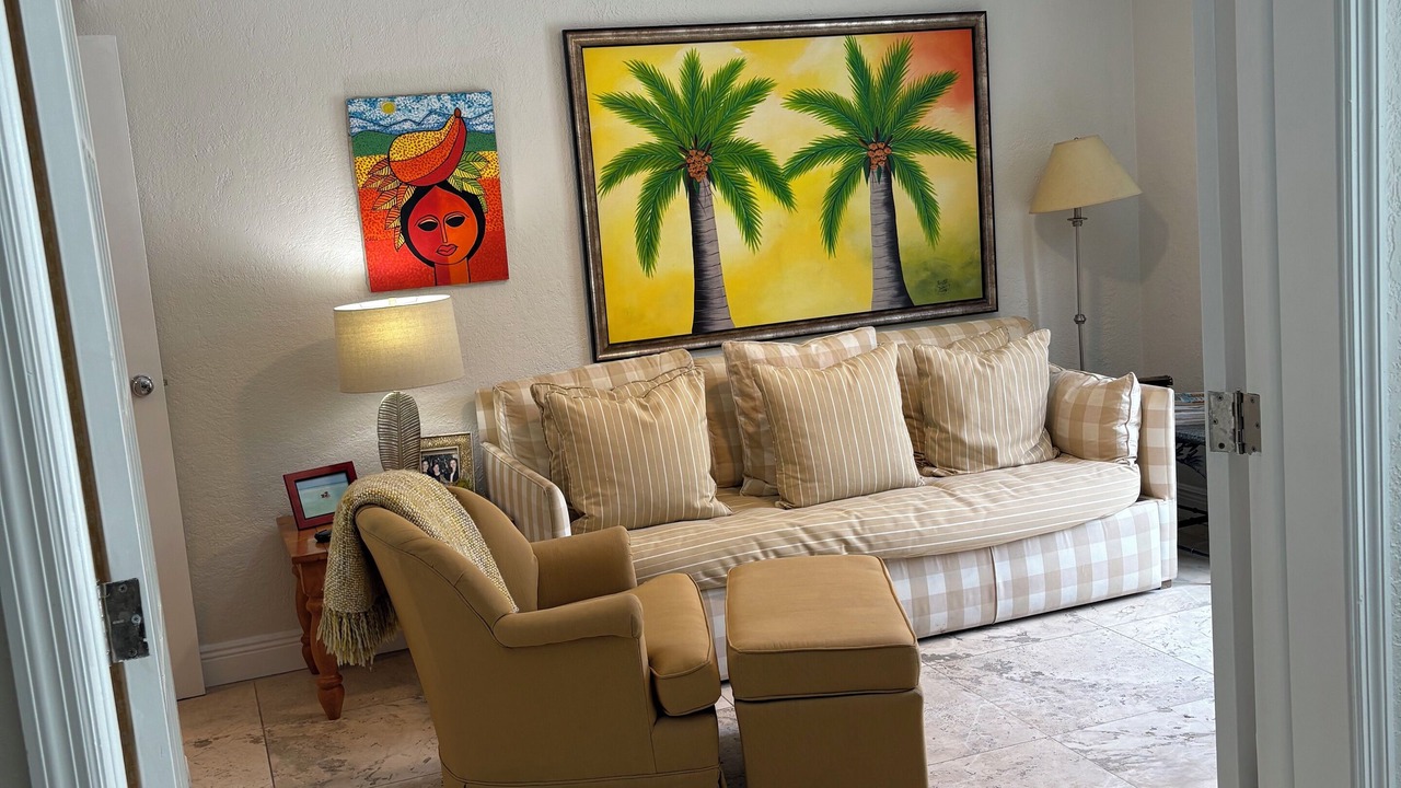 Photo of Livingroom in Key Biscayne