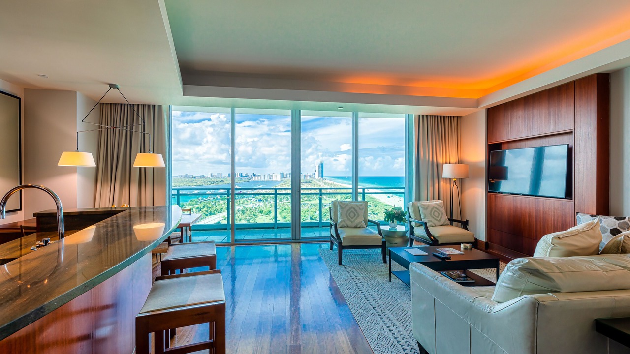 Photo of Livingroom in Bal Harbour