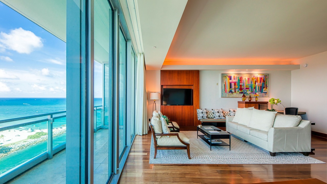 Photo of Livingroom in Bal Harbour