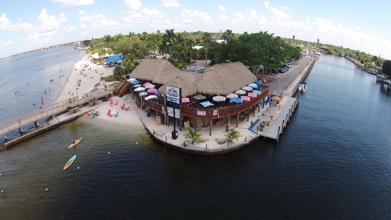 Photo of Others in Pelican