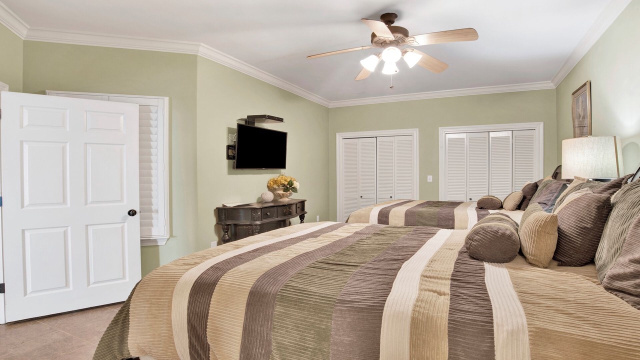 Photo of Bedroom in Orange Beach East