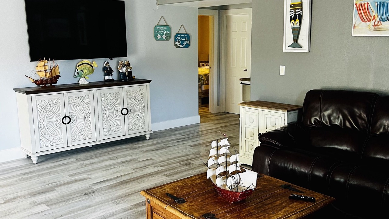 Photo of Livingroom in Venetian Shores