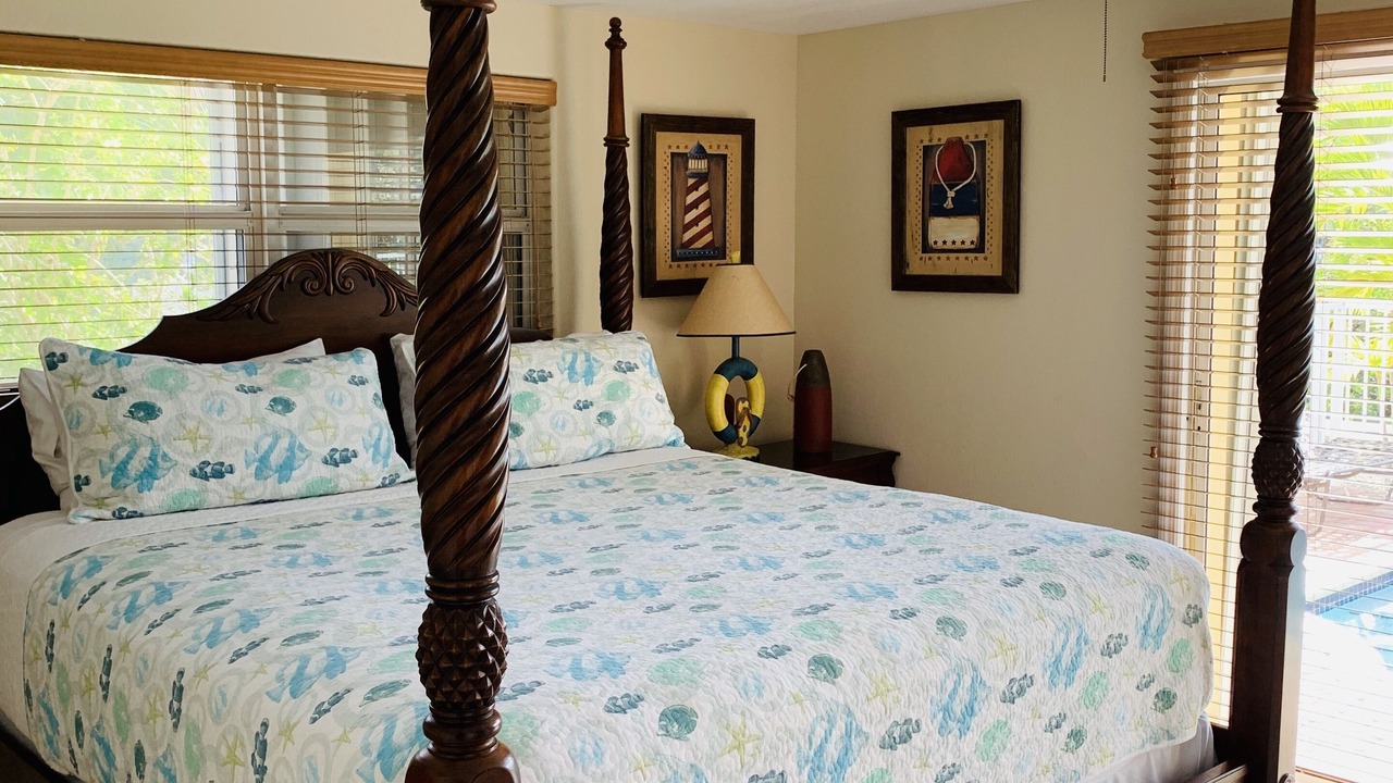 Photo of Bedroom in Venetian Shores