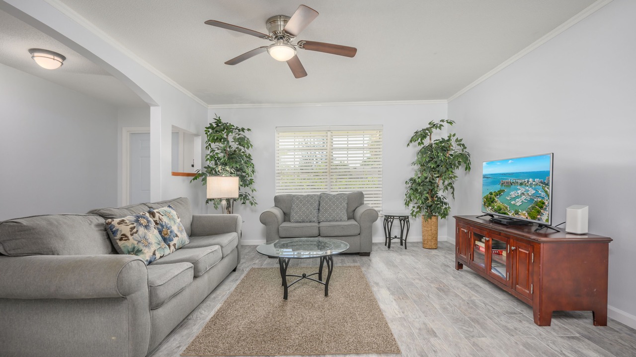 Photo of Livingroom in Sarasota Springs