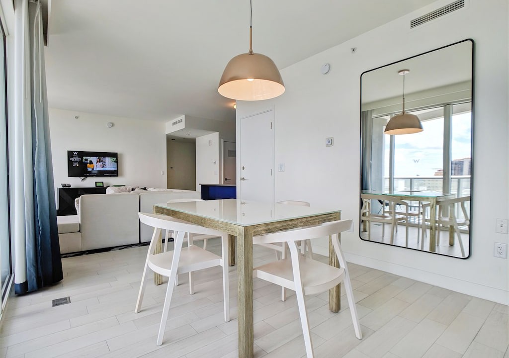 Photo of Livingroom in Central Beach