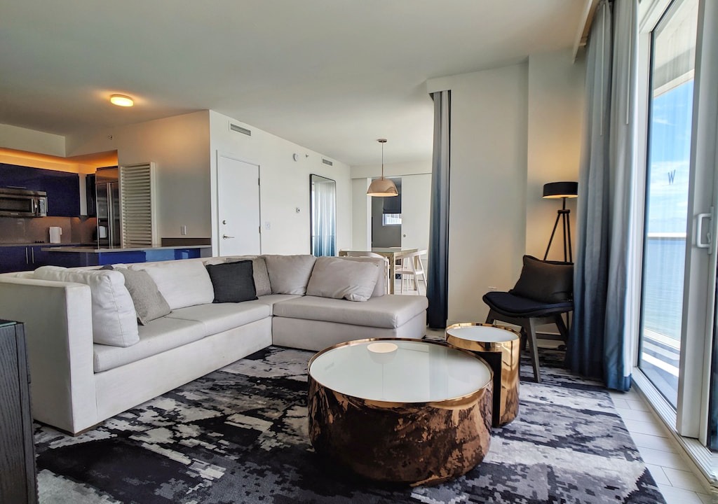 Photo of Livingroom in Central Beach