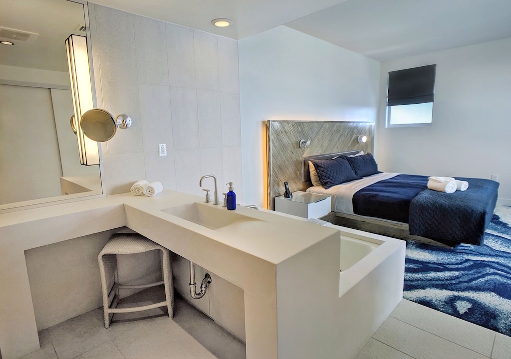 Photo of Livingroom in Central Beach