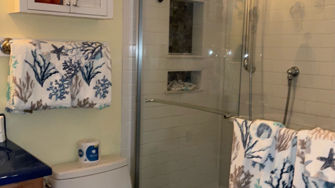 Photo of Bathroom in Truman Annex