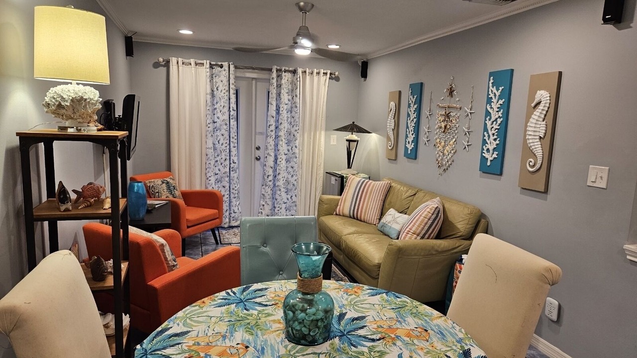 Photo of Livingroom in Truman Annex