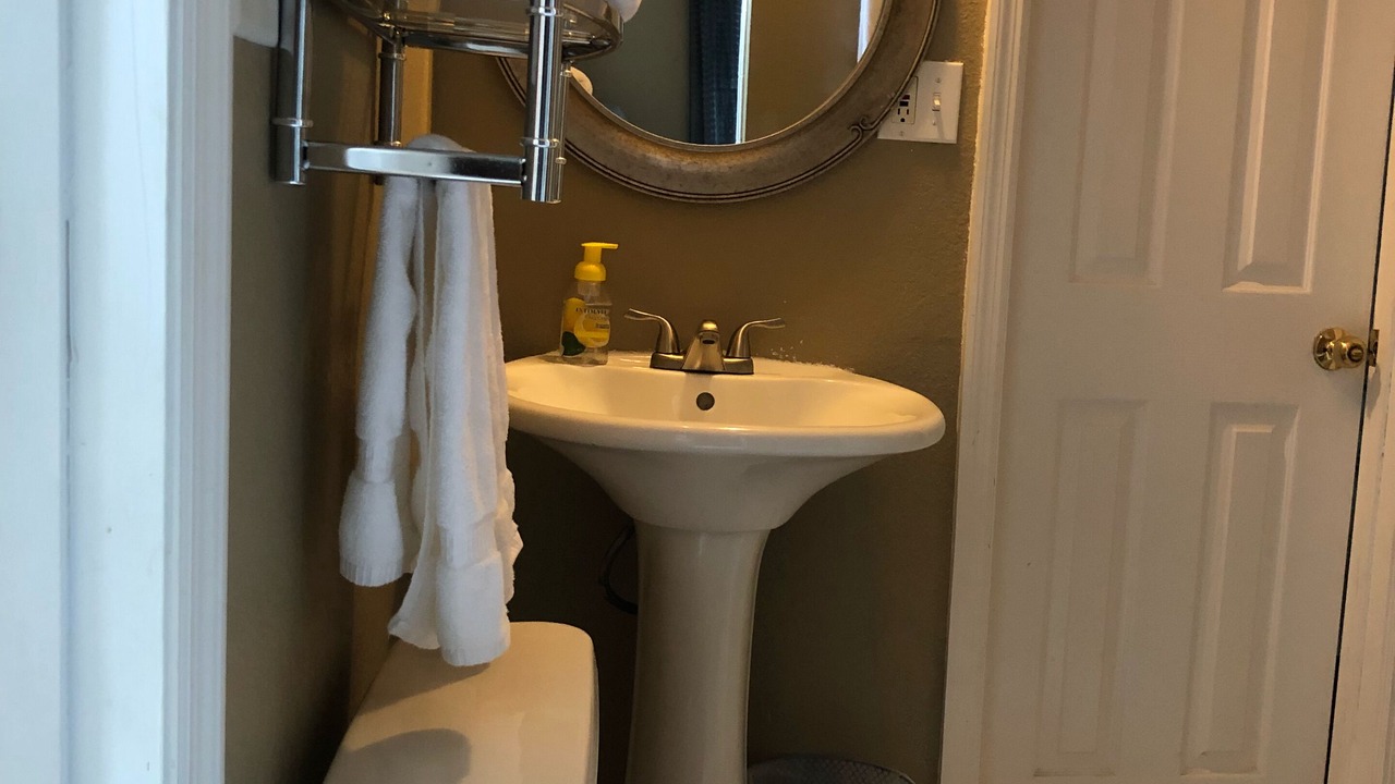 Photo of Bathroom in Eastpoint