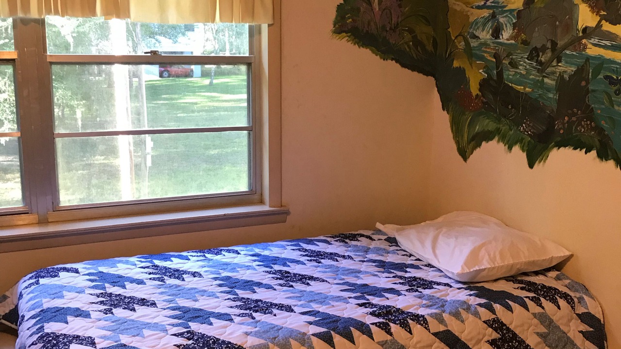 Photo of Bedroom in Bell