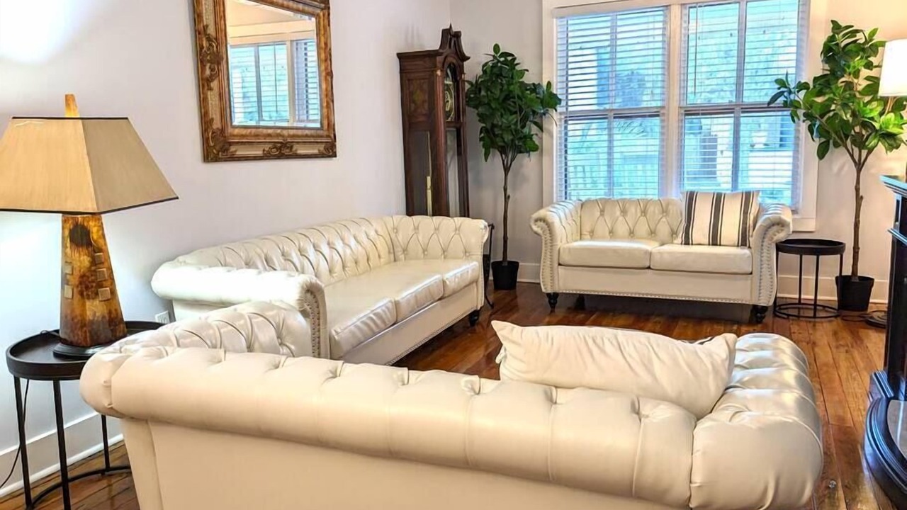 Photo of Livingroom in Downtown Historic District