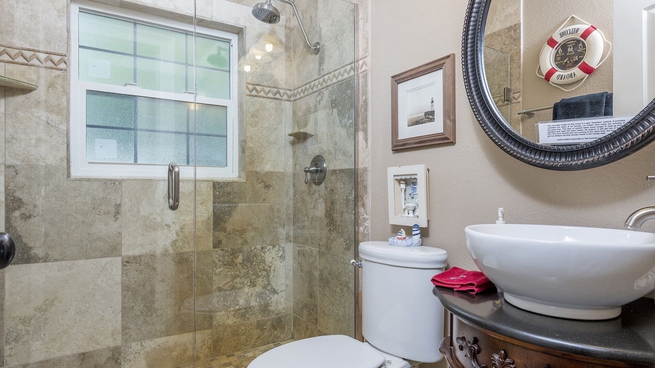 Photo of Bathroom in Candler