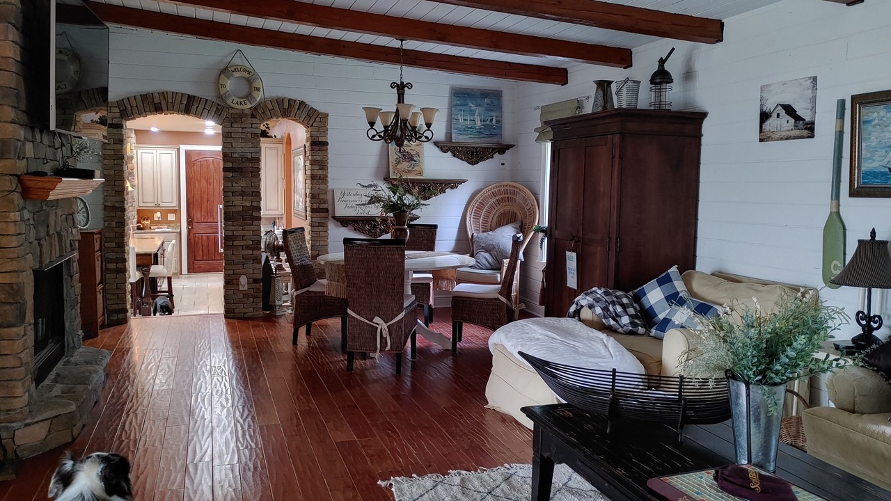 Photo of Livingroom in Candler