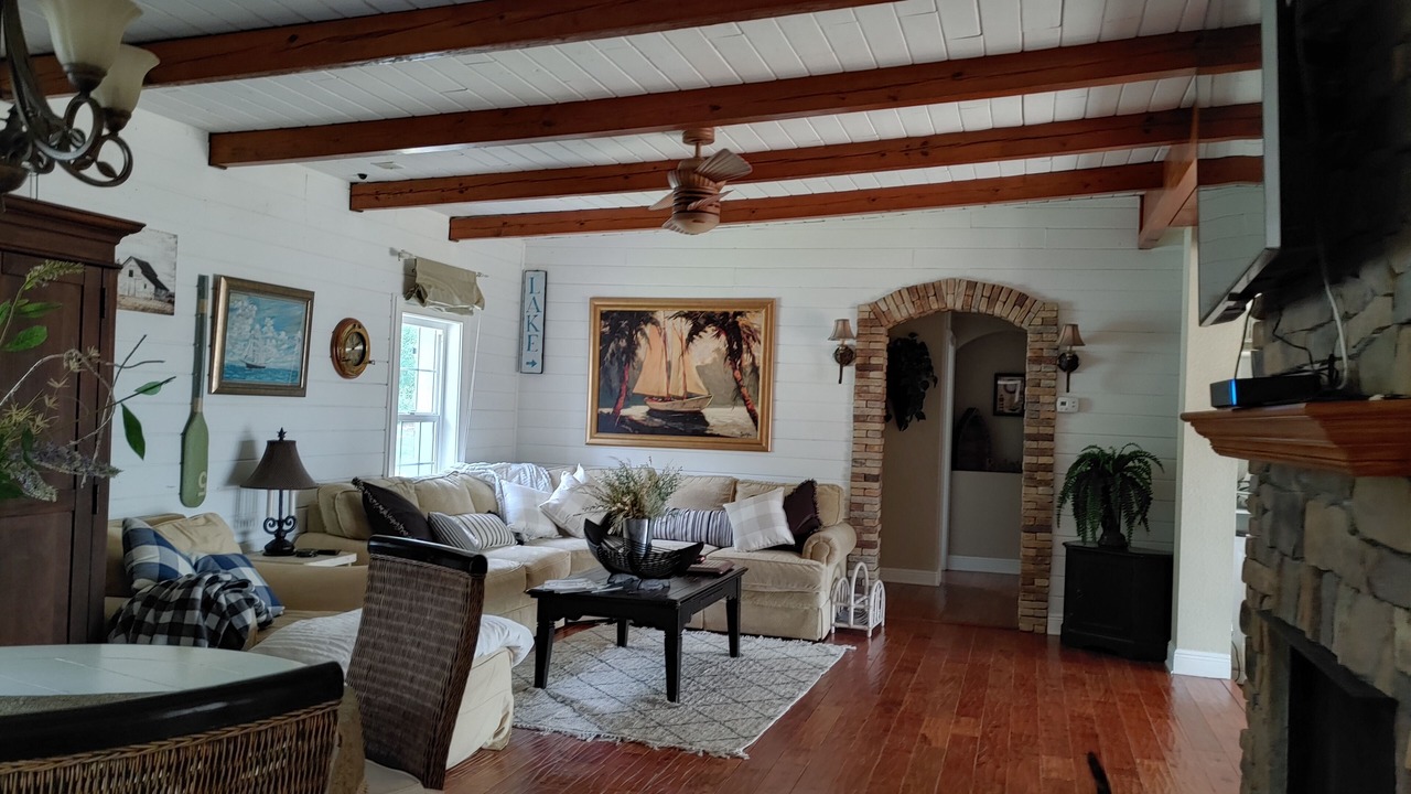 Photo of Livingroom in Candler