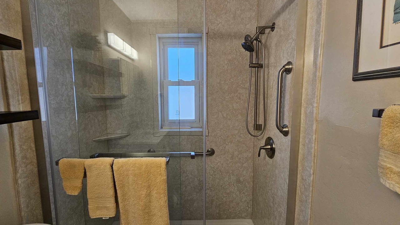 Photo of Bathroom in Independence Square