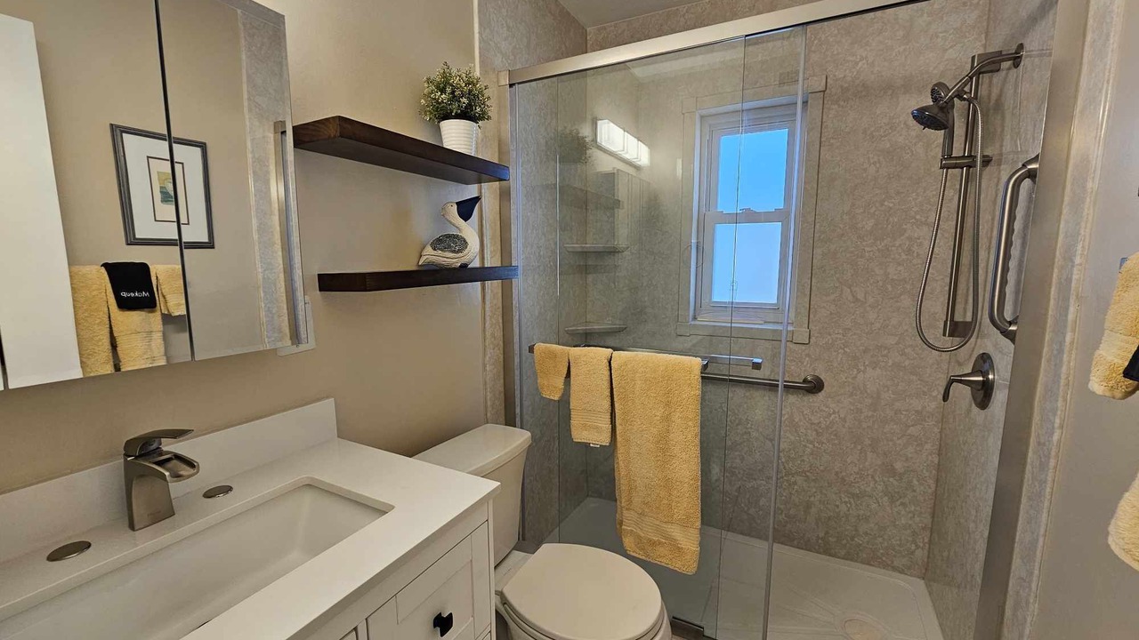 Photo of Bathroom in Independence Square