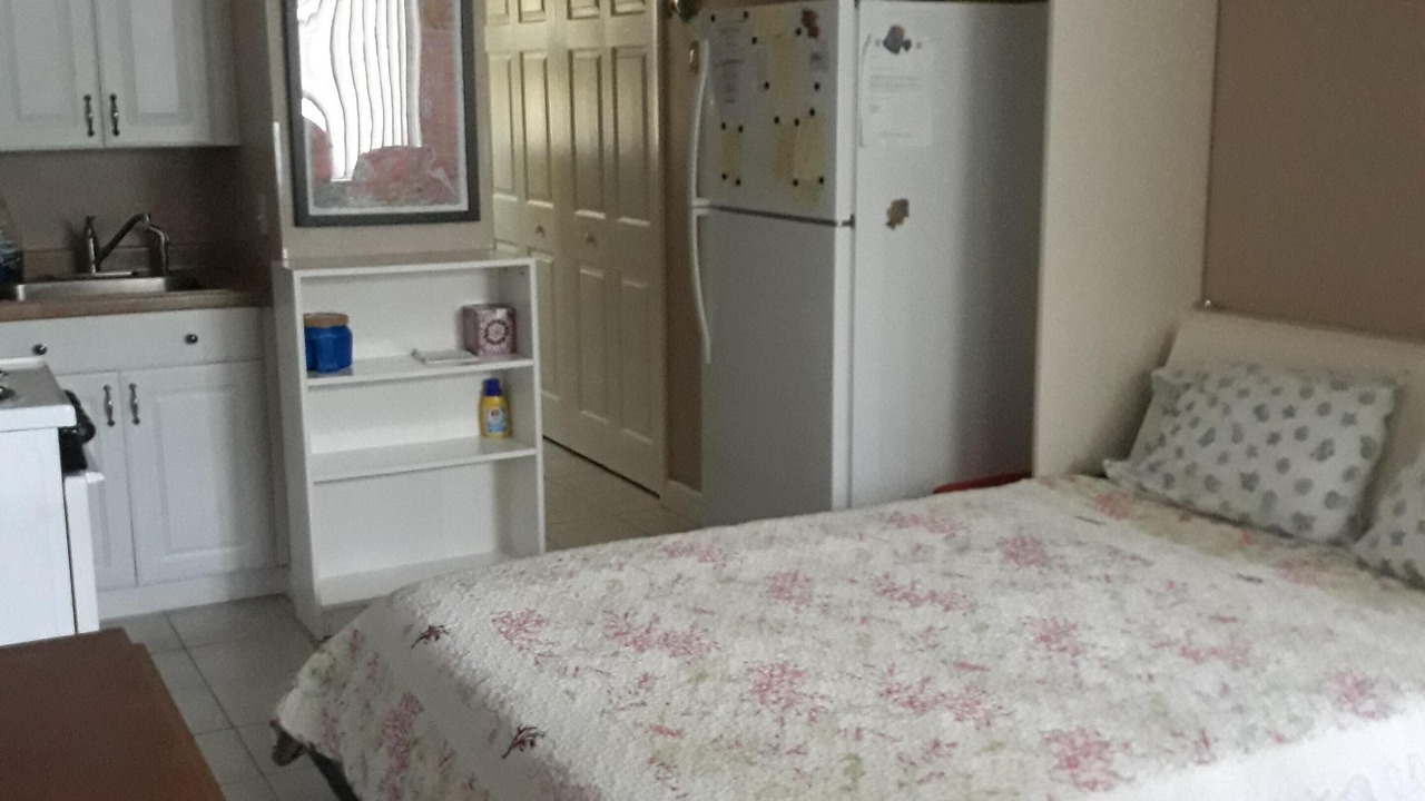 Photo of Bedroom in Pass-a-Grille Historic District