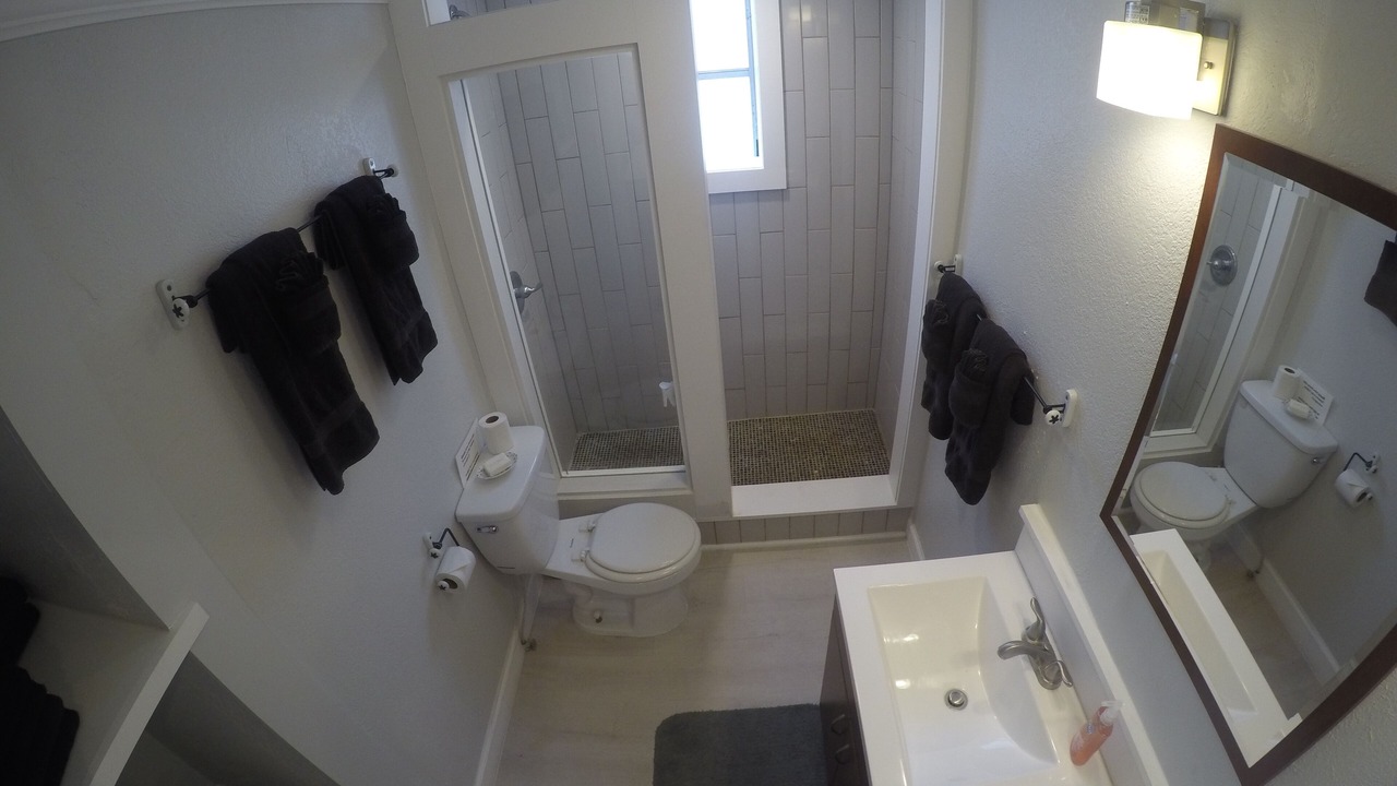 Photo of Bathroom in Altamont Manor
