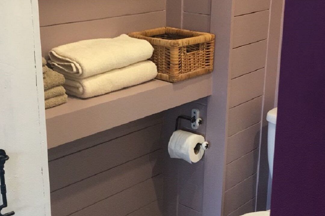 Photo of Bathroom in Altamont Manor