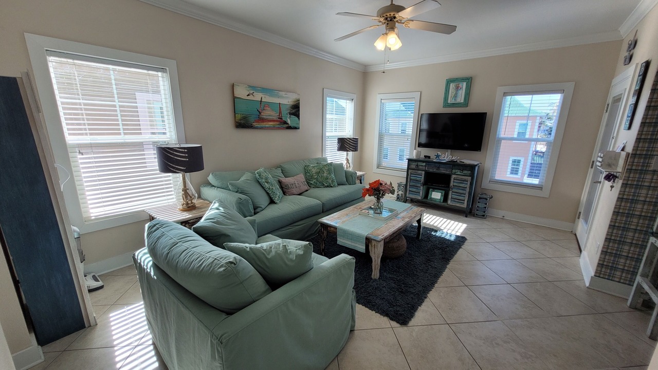 Photo of Livingroom in Ono Island