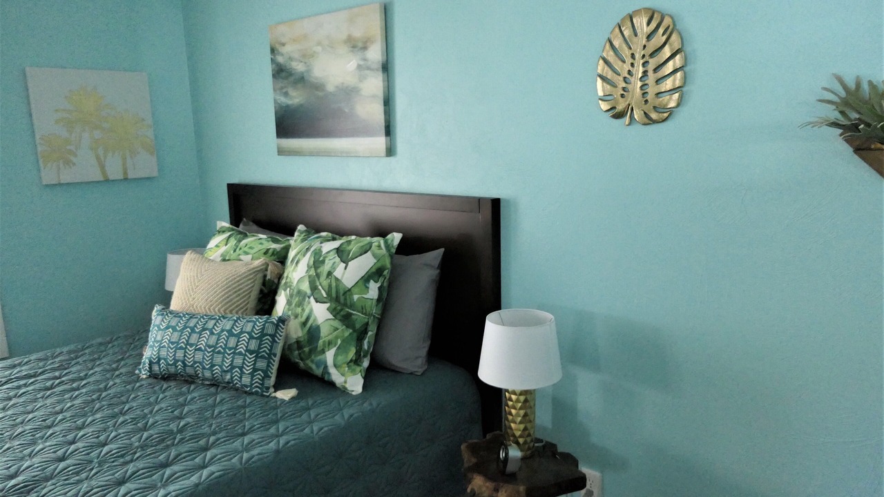 Photo of Bedroom in Altamont Manor