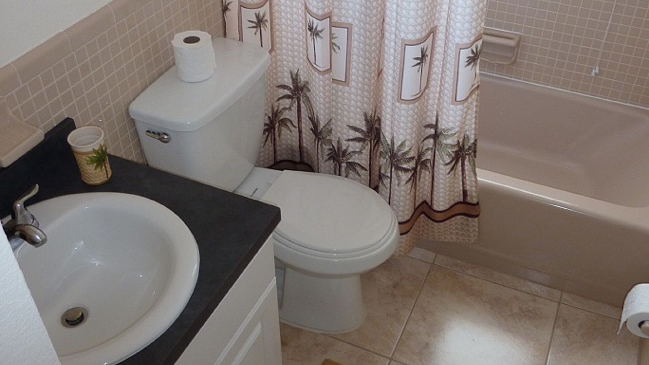 Photo of Bathroom in Caloosahatchee