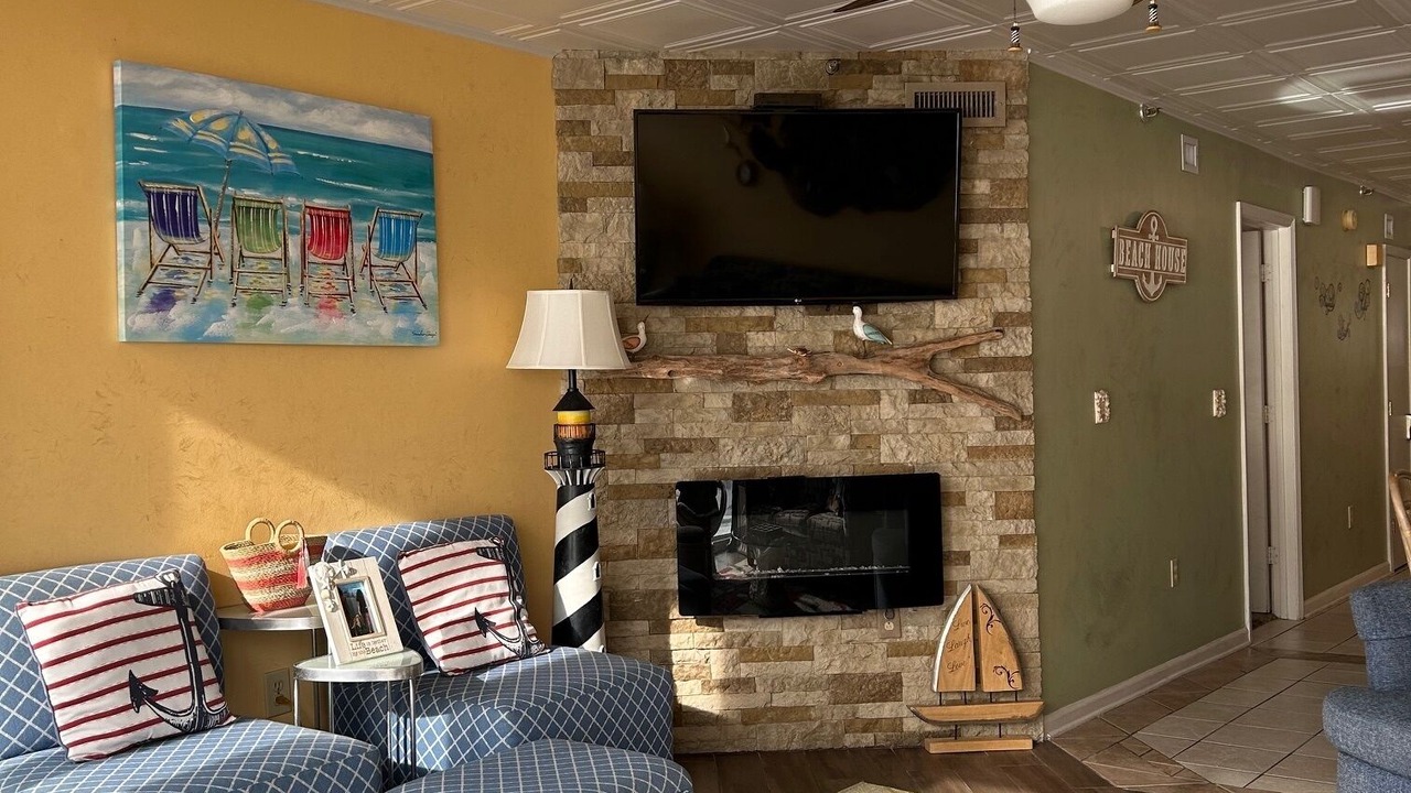 Photo of Livingroom in Crescent Beach