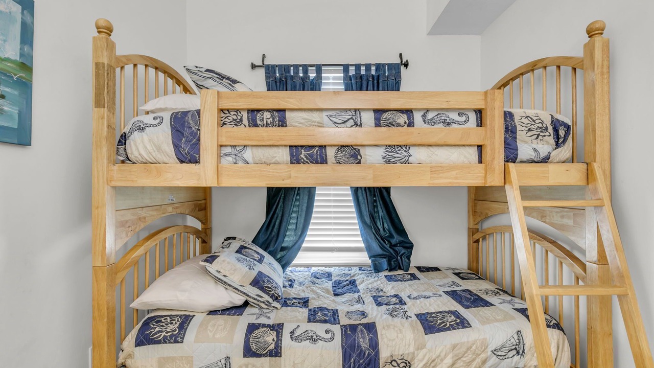 Photo of Bedroom in Gulf Shores