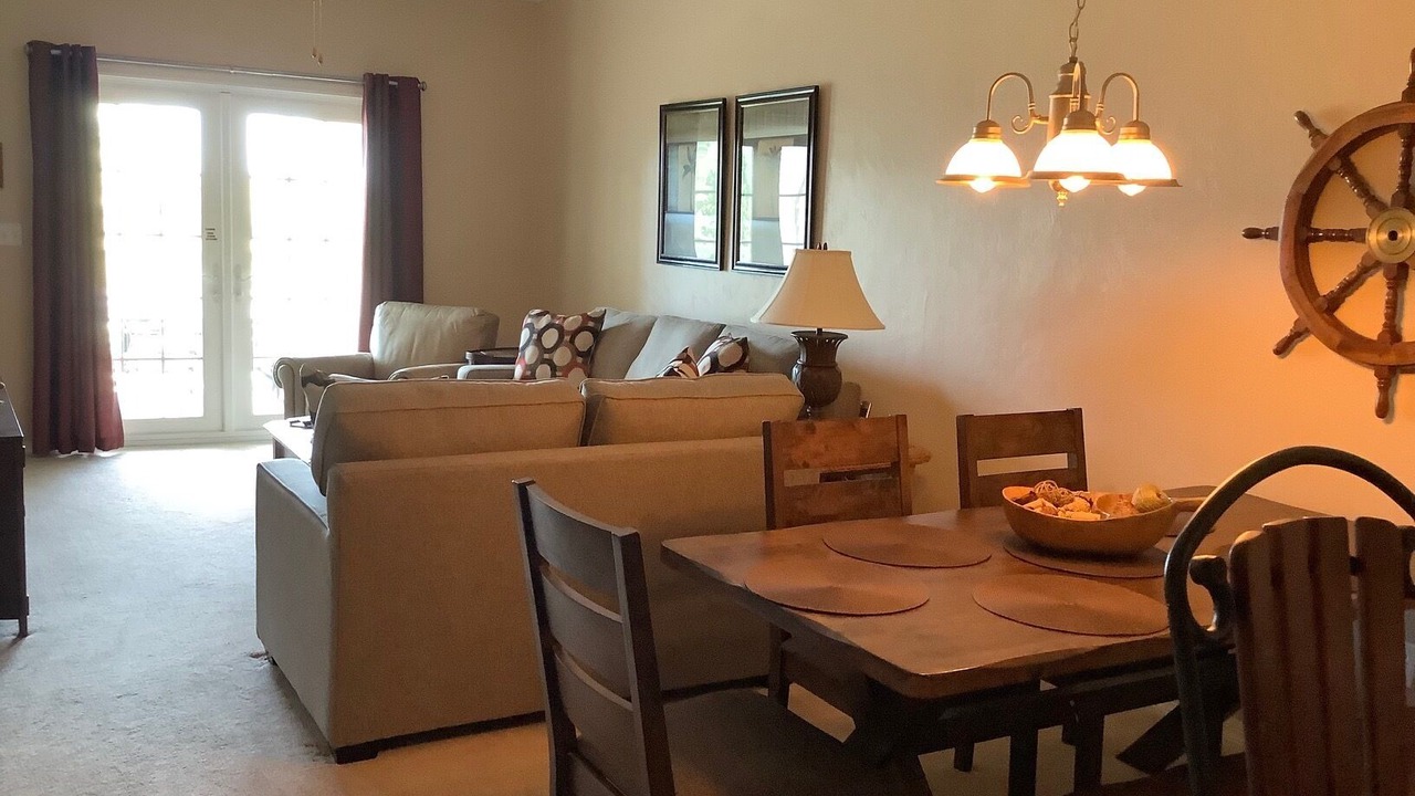 Photo of Livingroom in Suwannee