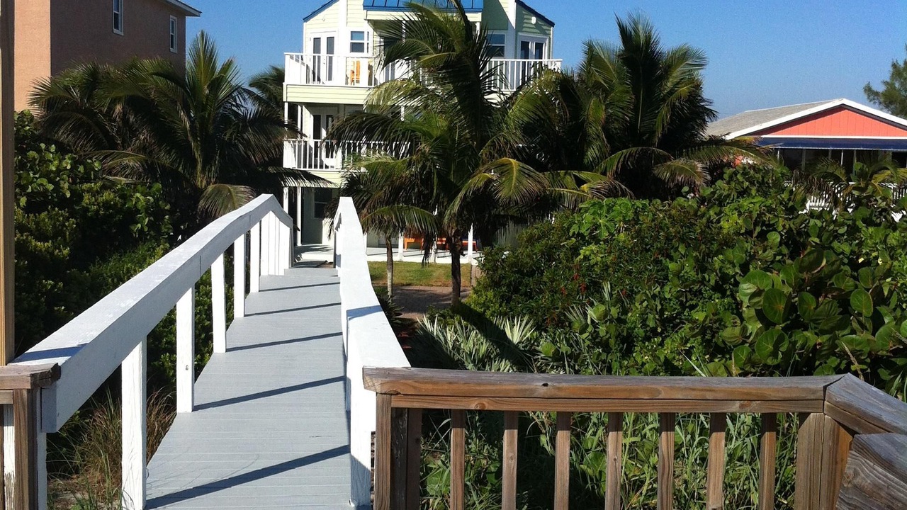 Photo of Patio Balcony in Ambersand Beach