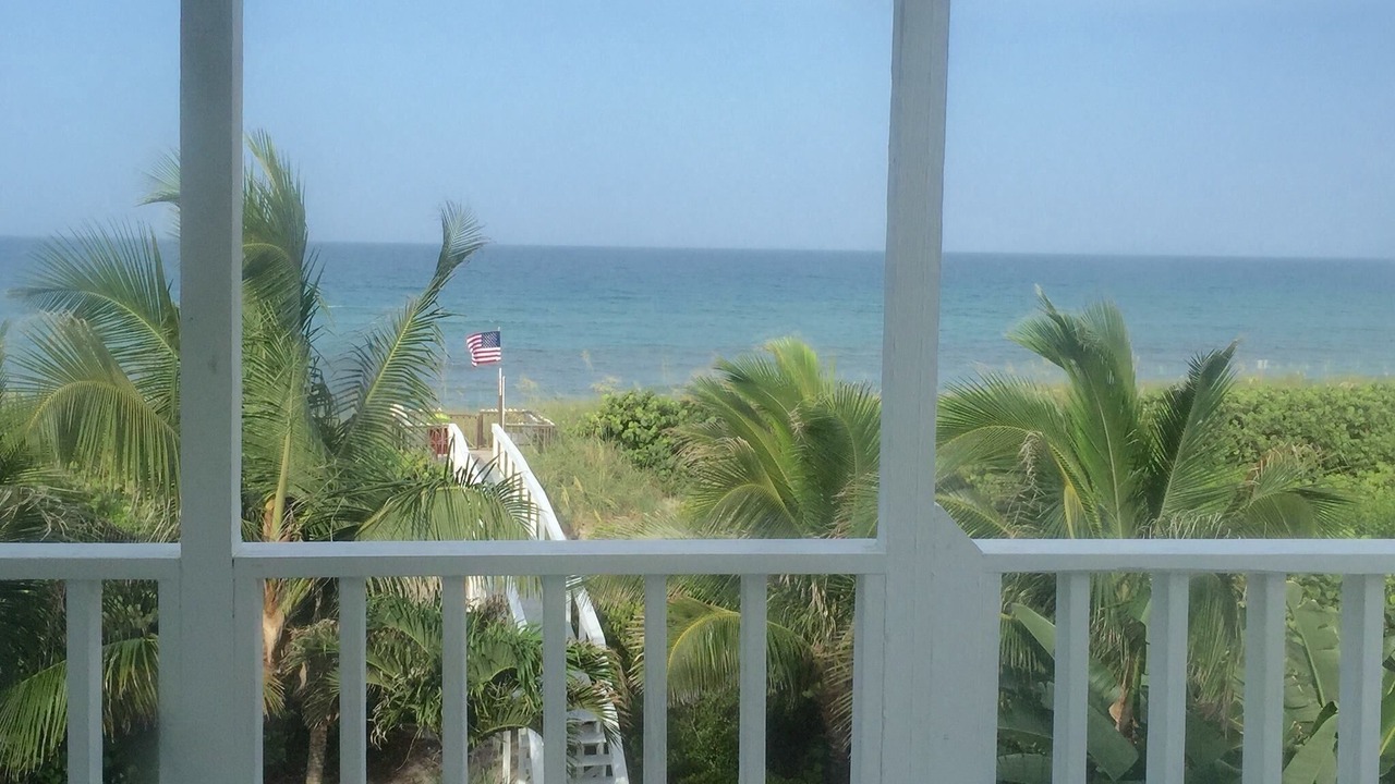 Photo of Patio Balcony in Ambersand Beach