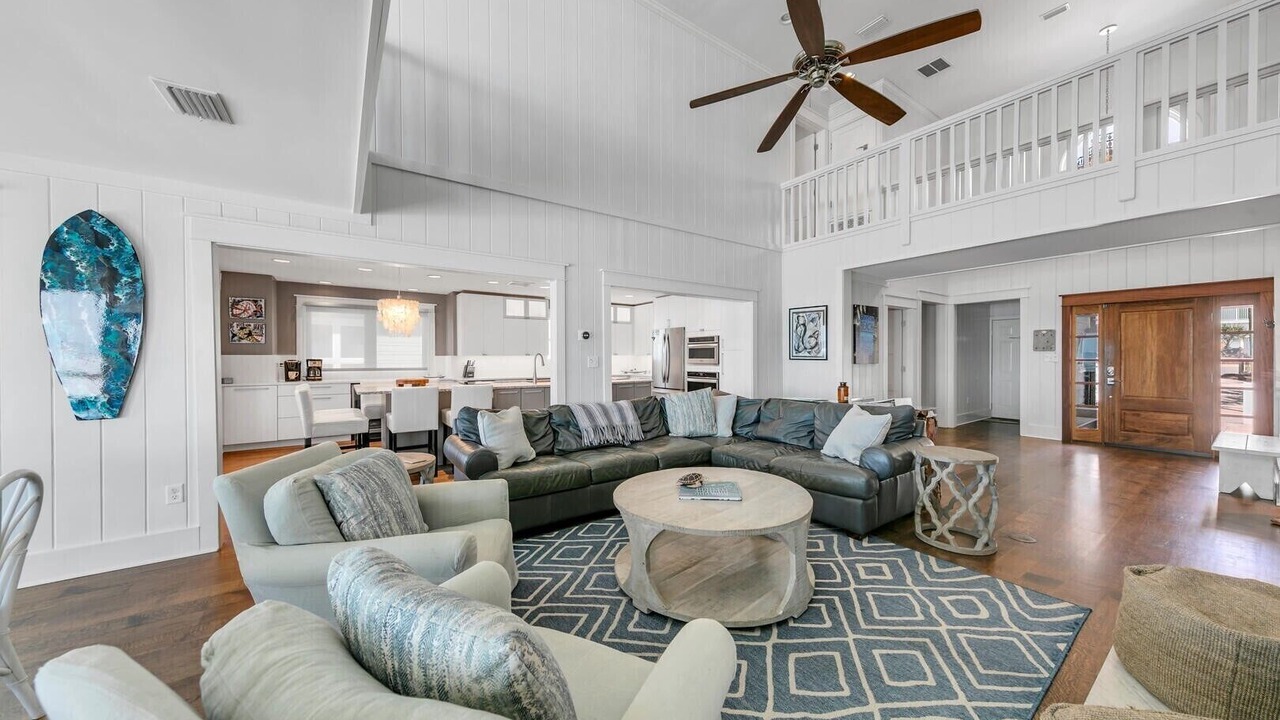 Photo of Livingroom in Gulf Trace