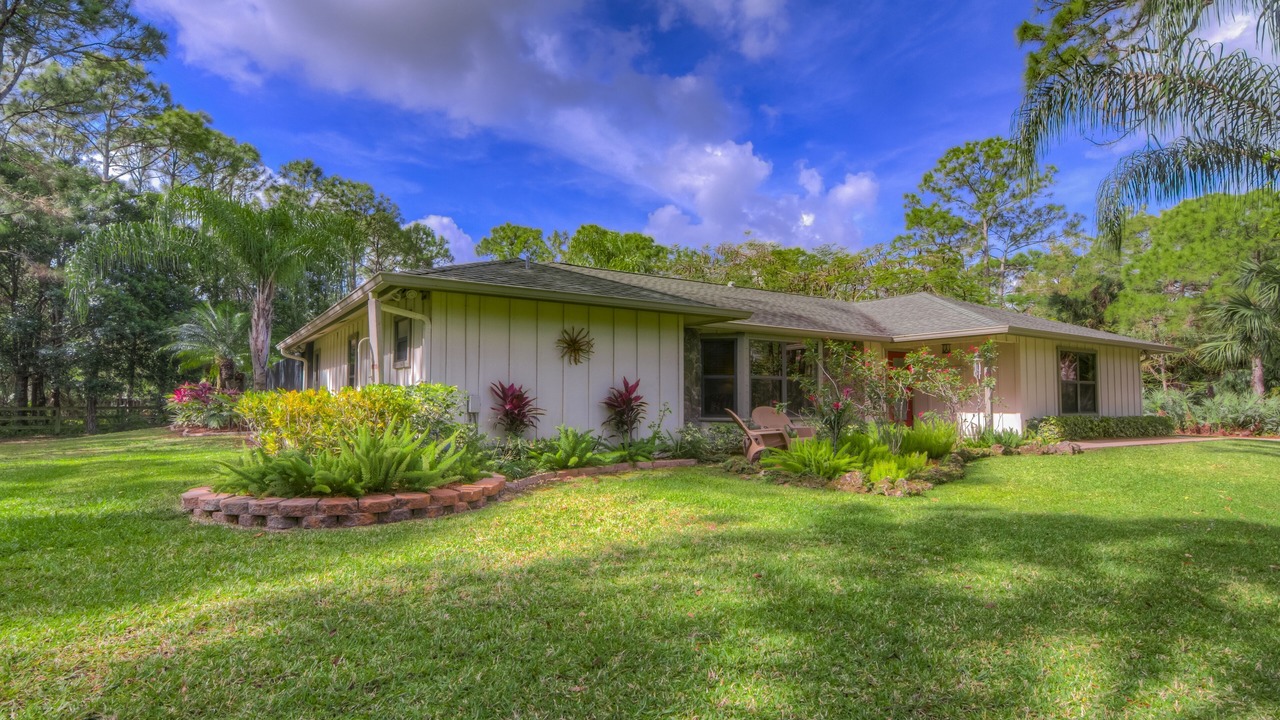 Photo of Outdoor in Jupiter Farms