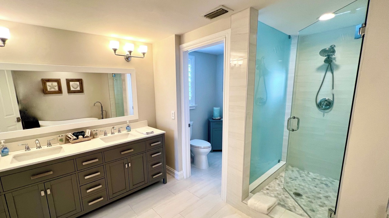 Photo of Bathroom in Islamorada